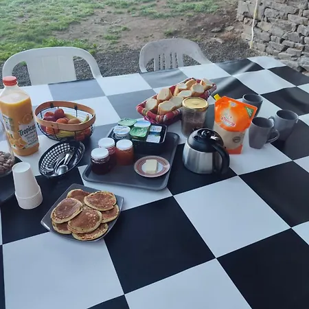 Kemp La Billardiere A La Ferme Le Menil-Ciboult