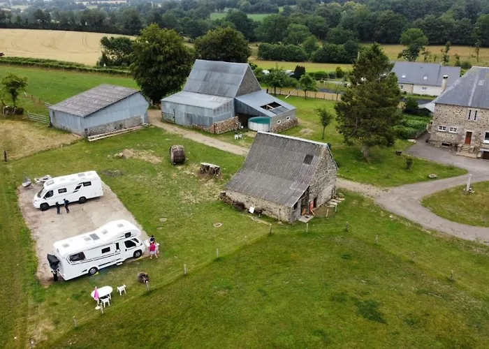 La Billardière à La Ferme Parque de Campismo *