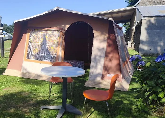 La Billardière à La Ferme Parque de Campismo Le Menil-Ciboult